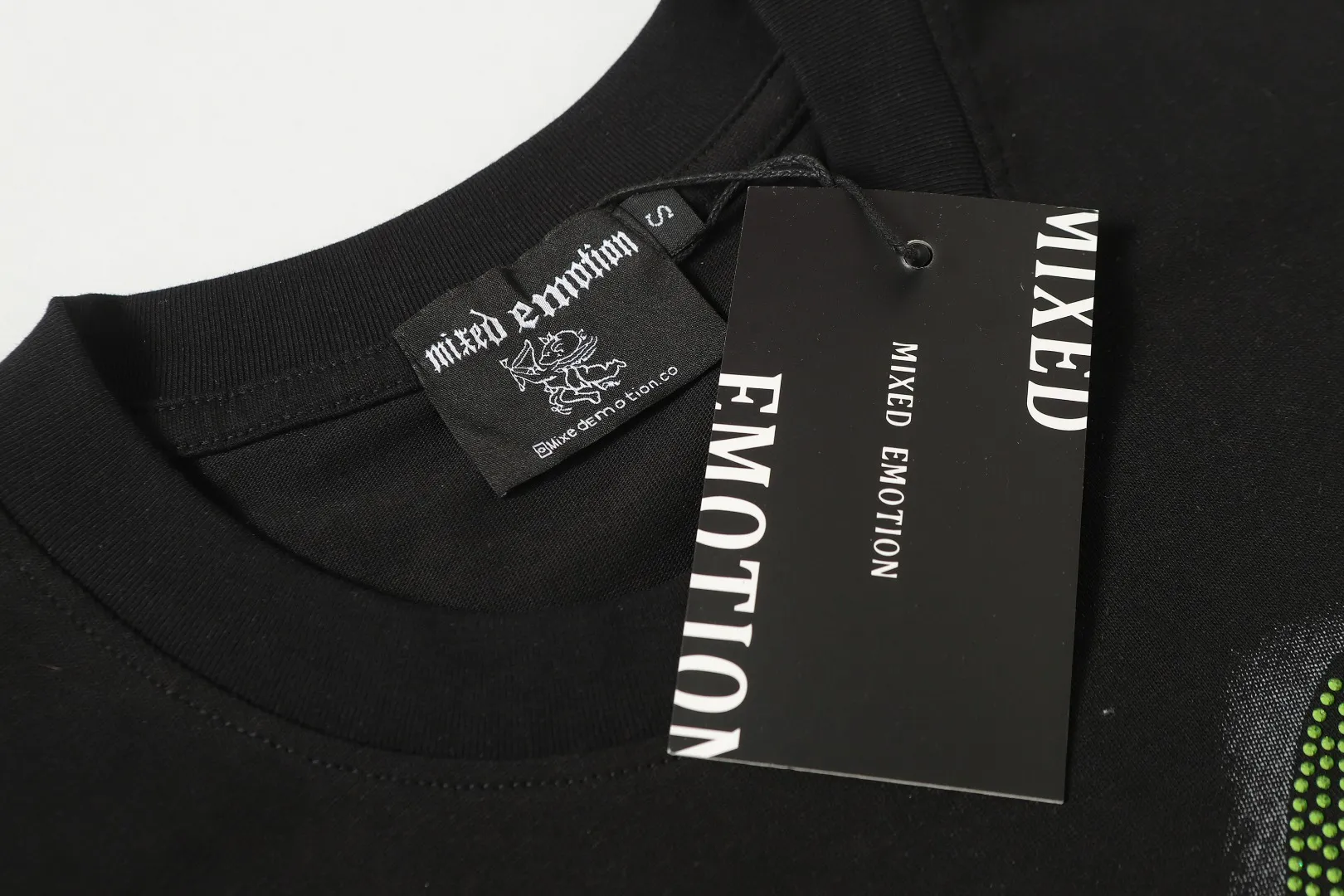 E 8101# Black ｜ MIXED EMOTION In Stock T （fabric):32 # Sizes（size）：S-M L X L ： （ A ） （colour）： Black 👉